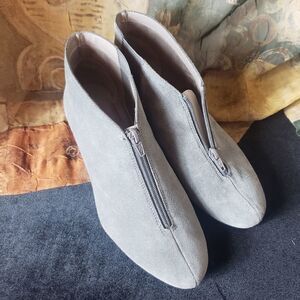 Aerosoles suede zip up booties
